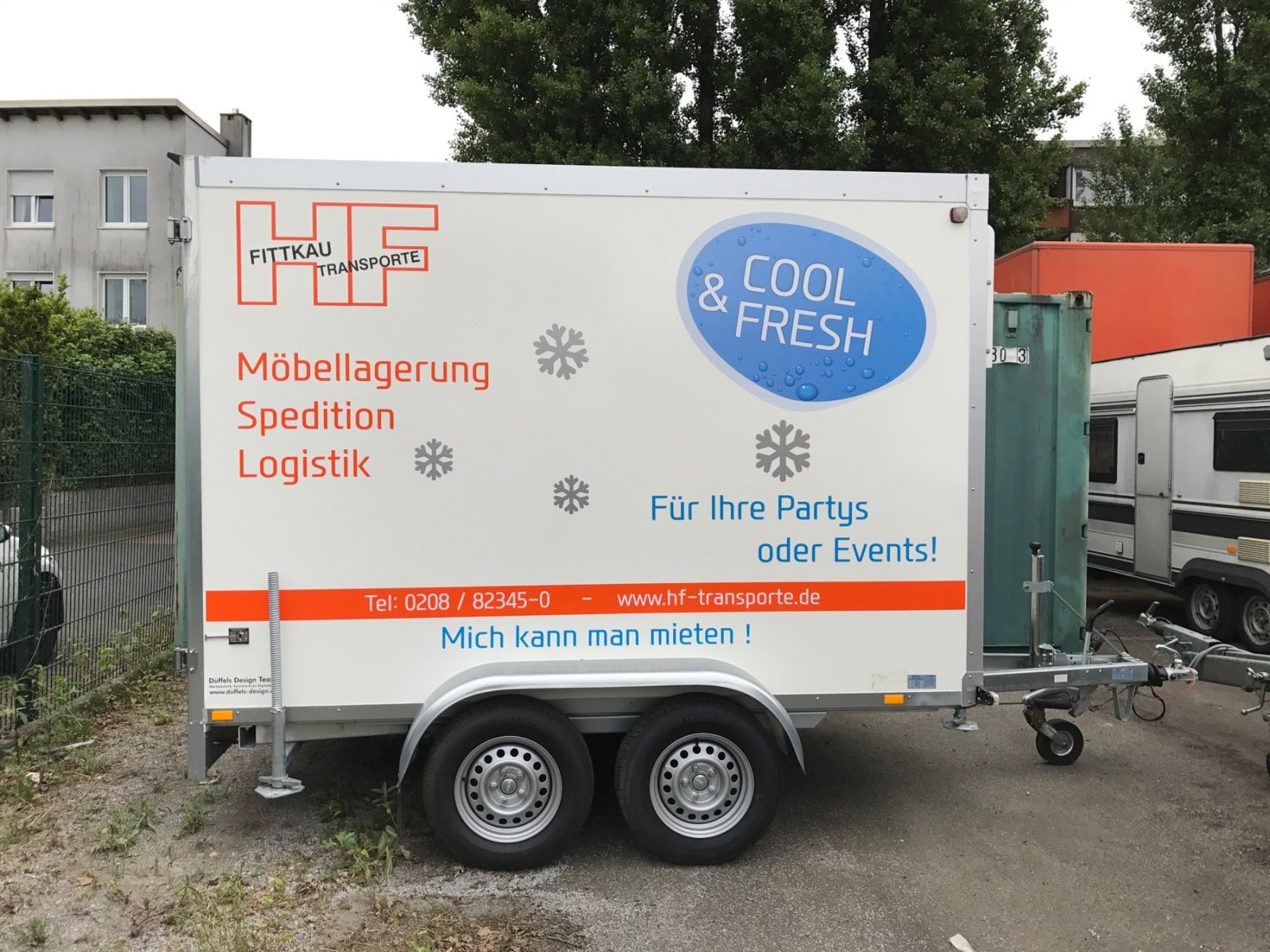 Großer Kühlanhänger (2,7 t, Tandemachse) „Cool & Fresh“ von Umzüge Fittkau
