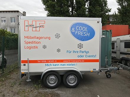 Kühlanhänger „Cool & Fresh“ von H.F. Transporte für Partys und Events